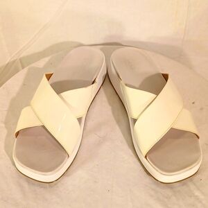 🔥 Like New UGG White Patent Leather Sandals